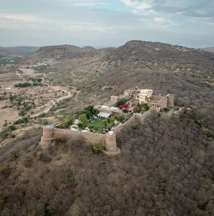 Ramathra Fort, Kaurali