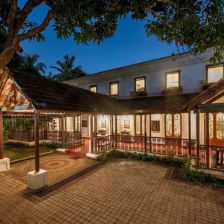 7 Doors House