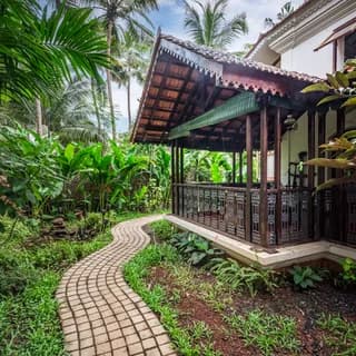 7 Doors House