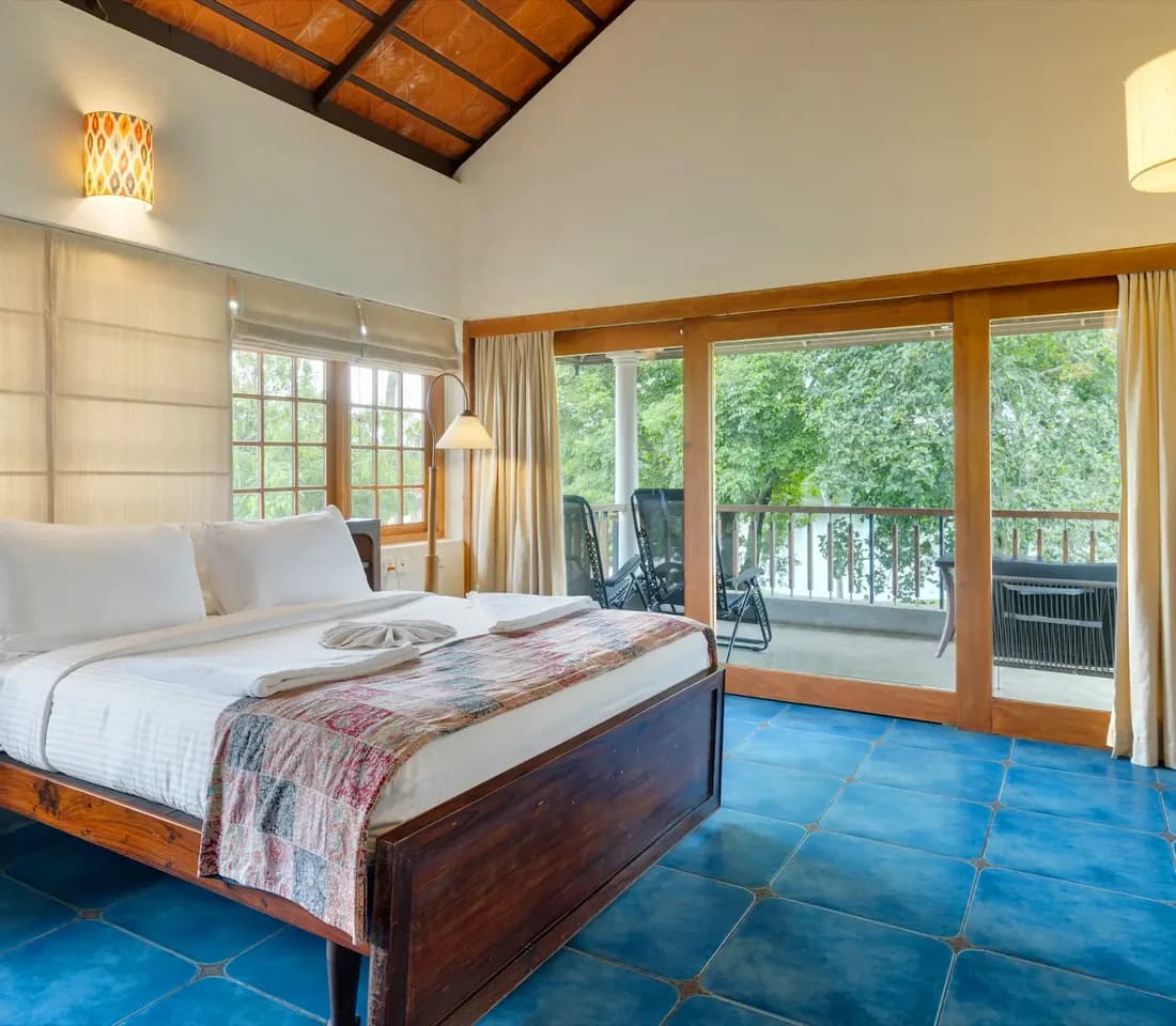 Riverside Pool Deck Room