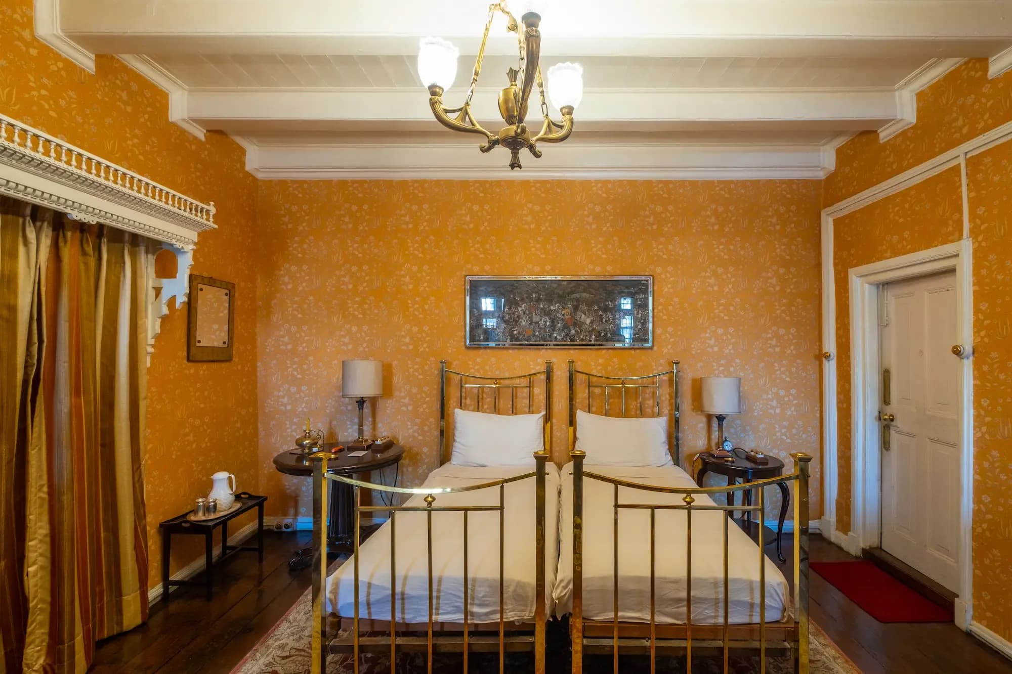 Standard Suites
