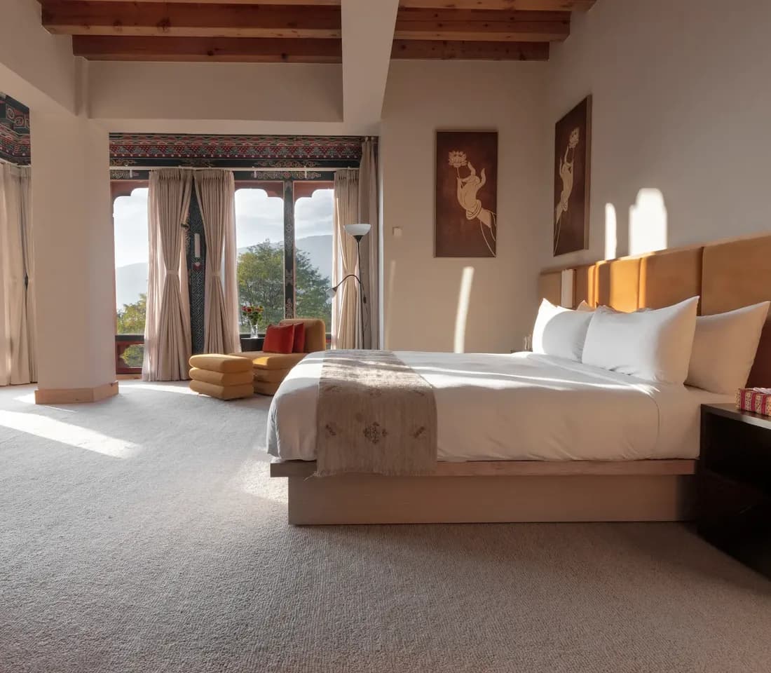 Royal Raven Suite